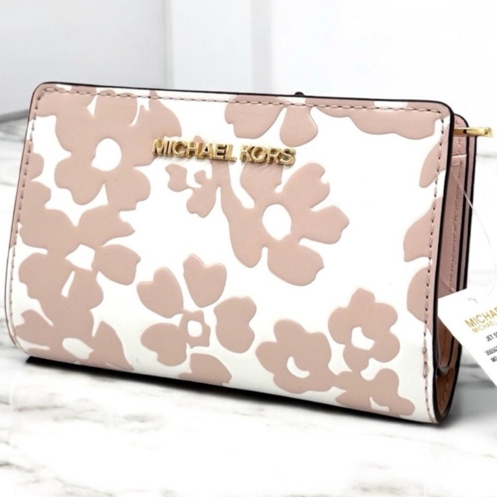 Michael Kors Medium Jet Set Travel Zip Chain Bifold Wallet Powder Blush Multi